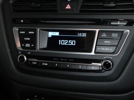 2015 Hyundai i20 - thumbnail 17