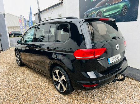 2017 Volkswagen Touran  €8,750