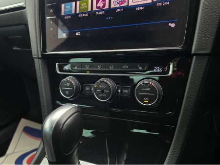 2019 Volkswagen Golf ( 192 REG ) HIGHLINE FULL LEATHER SEATS HEATED ELECTRIC SEATS SAT NAV PACK - VIRTUAL CLOCKS -REVERSE CAMERA - NAVIGATION - CARPLAY - ANDROID AUTO- BLIND SPOT REAR TRAFFIC ASSIST - DISCOVER PRO €22,950 thumbnail