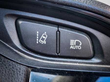 2020 Toyota Vitz - thumbnail 30