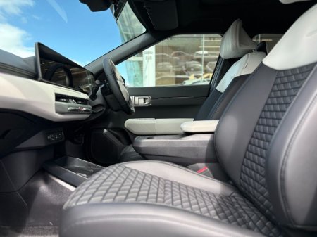 2025 Kia EV4 - photo 2