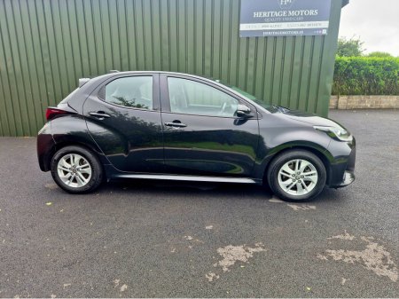 2022 Toyota Yaris HYBRID LUNA 4DR AUTO