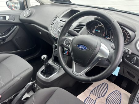 2014 Ford Fiesta - thumbnail 6