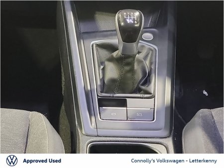 2024 Volkswagen Golf 2.0 TDI 115HP Life €29,450 thumbnail