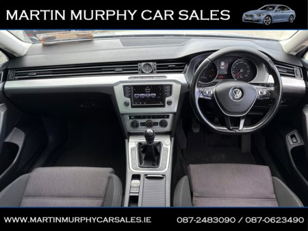 2017 Volkswagen Passat - thumbnail 11