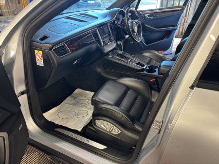 2017 Porsche Macan Macan S Diesel PDK €33,950 thumbnail