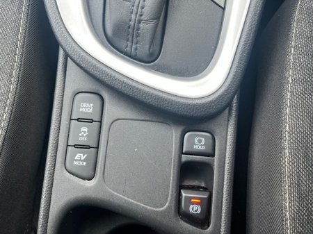 2022 Toyota Yaris Cross CR LUNA 4DR AUTO €22,888 thumbnail