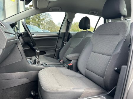 2016 Volkswagen Golf - thumbnail 10