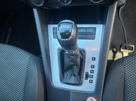 2017 Skoda Octavia AMBITION 1.6 TDI 110HP DSG 4 4DR AUTO €12,950