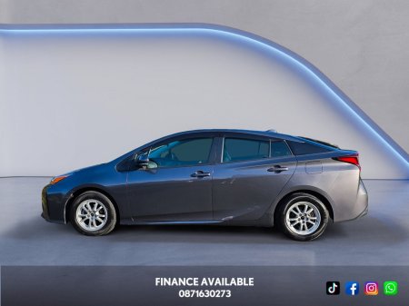 2020 Toyota Prius - thumbnail 3