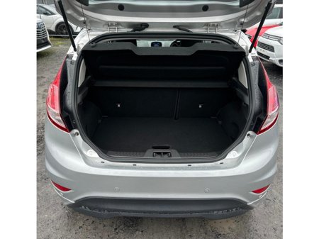 2016 Ford Fiesta - thumbnail 13