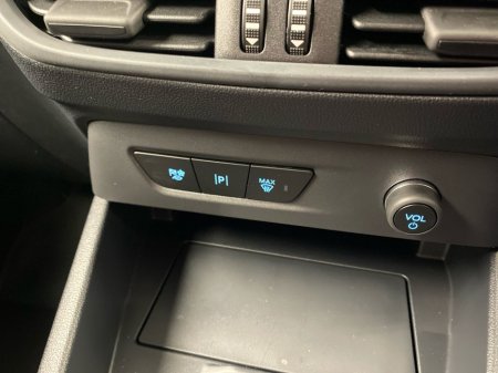 2026 Ford Transit Courier - thumbnail 16