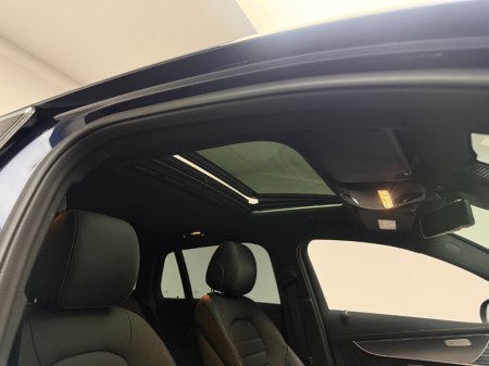 2023 Mercedes-Benz EQC - thumbnail 12