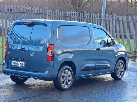 2026 Opel Combo SPORTIVE L1H1 1.5TD 100BHP **TOP SPEC** thumbnail