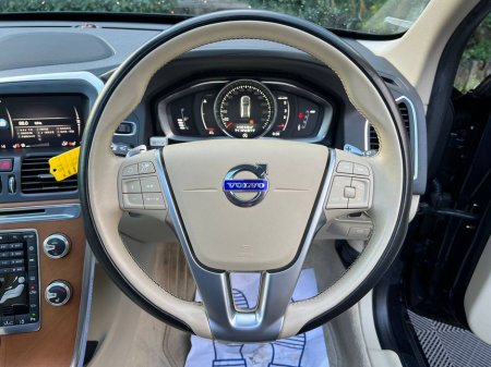 2017 Volvo XC60 CLASSIC 2.0D // SERVICE HISTORY // OPENING PANORAMIC SUNROOF // BLIND SPOT MONITOR €25,950 thumbnail