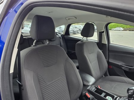 2015 Ford Focus - thumbnail 9