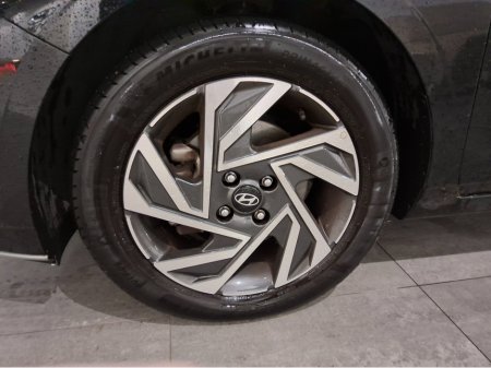 2024 Hyundai i20 PLUS AUTOMATIC ** ONLY 4k kms ** €25,950 thumbnail