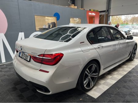 2018 BMW 7 Series - thumbnail 2