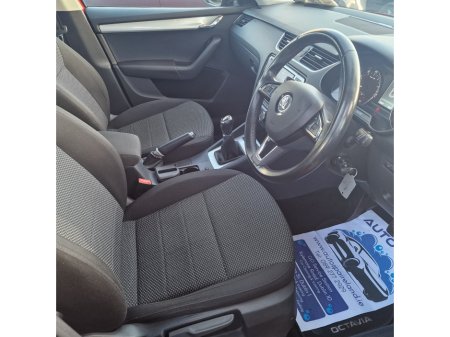 2017 Skoda Octavia AMBITION 1.2TSI 86HP €11,950 thumbnail