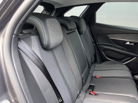 2022 Peugeot 3008 - thumbnail 8