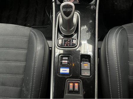 2019 Mitsubishi Outlander €22950! 2019 MITSUBISHI OUTLANDER PHEV G PLUS PACKAGE 2.4 AUTOMATIC / CRUISE CONTROL / 360° PARKING CAMERA / ELECTRIC HEATED SEATS / HEATED STEERING WHEEL €22,950 thumbnail