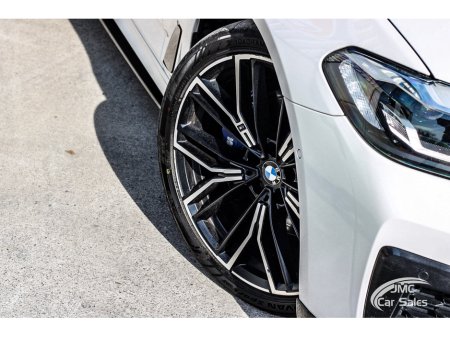 2022 BMW 5 Series - thumbnail 6