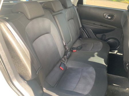 2012 Nissan Qashqai - thumbnail 16