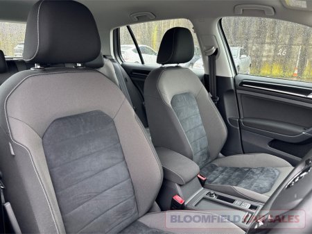 2013 Volkswagen Golf 1.4 AUTO , HIGHLINE // LOW MILEAGE €11,950 thumbnail