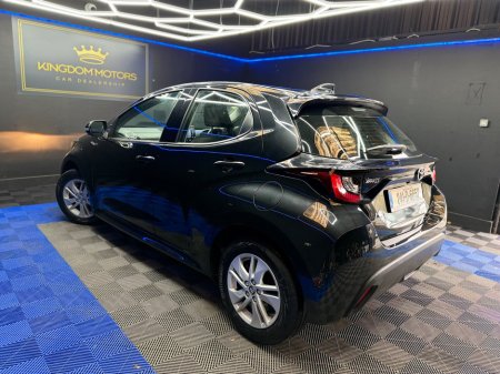 2024 Toyota Yaris - thumbnail 8