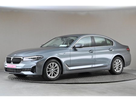 2022 BMW 5 Series - view 4