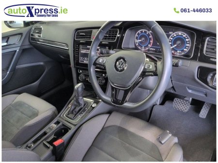 2019 Volkswagen Golf - photo 2