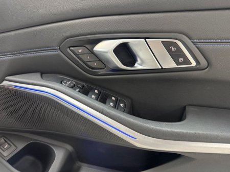 2021 BMW 3 Series - thumbnail 12