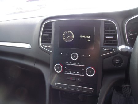 2020 Renault Megane ICONIC BLUE 1.5DCI 115PS 5DR  MY1 €13,950 thumbnail