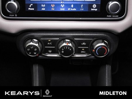 2022 Nissan Micra 1.0T SV €17,990 thumbnail