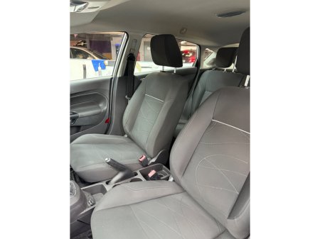 2015 Ford Fiesta 1.25 60PS Zetec €10,950 thumbnail