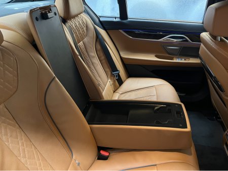 2017 BMW 7 Series €27950! 2017 BMW 740E IPERFORMANCE M-SPORT 2.0 AUTOMATIC / CRUISE CONTROL / 360° PARKING CAMERA / ELECTRIC MEMORY MASSAGING & HEATED SEATS / PADDLE SHIFTERS / PANORAMIC SUNROOF / HEATED REAR SEATS €27,950 thumbnail