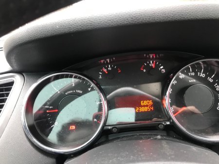 2017 Peugeot 5008 FAMILY 1.6 BLUE HDI 120 L LEATHER €7,950 thumbnail