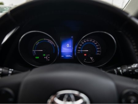 2017 Toyota Auris HYBRID LUNA 4DR AUTO €15,950 thumbnail