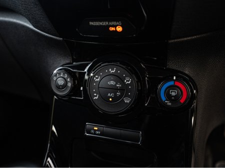 2017 Ford Fiesta - thumbnail 21