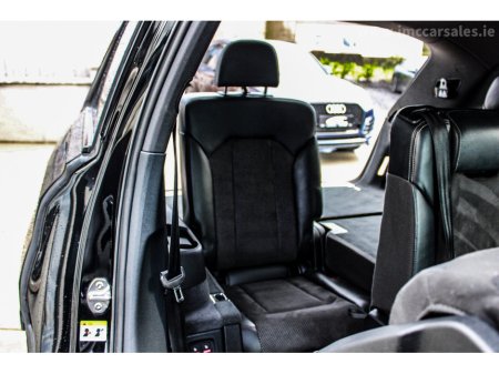 2017 Audi Q7  €37,995 thumbnail