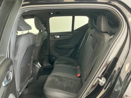 2023 Volvo XC40 - thumbnail 9