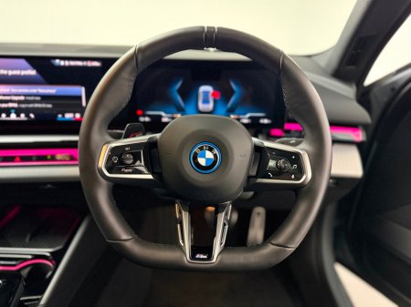 2024 BMW i5 40 M SPORT EDRIVE *PAN ROOF* €63,990 thumbnail