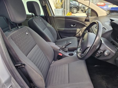 2016 Renault Megane - thumbnail 12