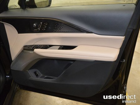 2026 Cadillac Lyriq - thumbnail 31