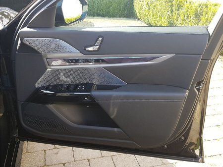 2025 BMW 7 Series - thumbnail 21