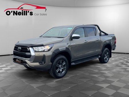 2025 Toyota Hilux *NO VAT* 2.8L SR5 MANUAL #340 €52,999 thumbnail