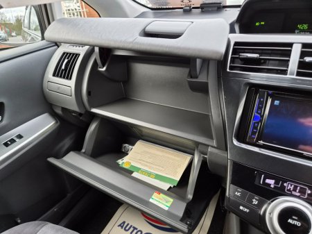 2012 Toyota Prius - thumbnail 25