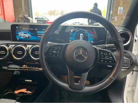 2019 Mercedes-Benz A Class €23950! 2019 MERCEDES-BENZ A CLASS AUTOMATIC  A180 1.4 AUTOMATIC / CRUISE CONTROL / REVERSE CAMERA €23,950 thumbnail