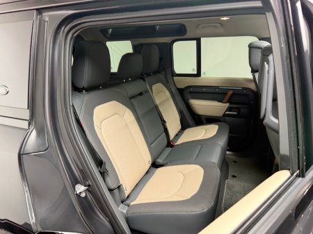 2024 Land Rover Defender - thumbnail 13
