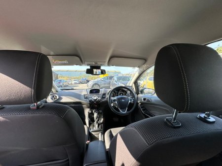 2016 Ford Fiesta - thumbnail 16